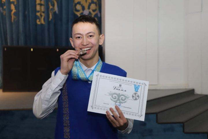 Республикалық ғылыми жобалар сайысының жүлдегері
